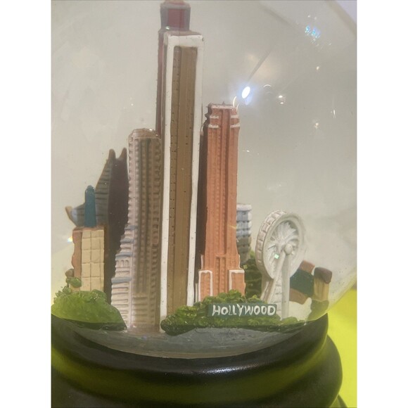 Vintage Rare Los Angeles California LA Musical Snow Globe Excellent - Picture 7 of 9